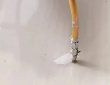 蒙山瓷砖空鼓维修公司专业解答在瓷砖铺贴过程中，如果使用的砂料过粗（如全部使用了粗砂），可能会导致以下问题